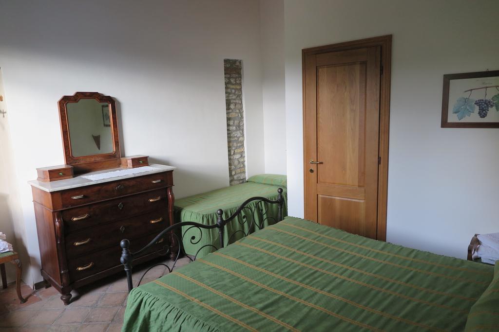 Agriturismo Rupestr Canelli Pokoj fotografie